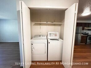 765 W Pine Ave in Meridian, ID - Building Photo - Building Photo