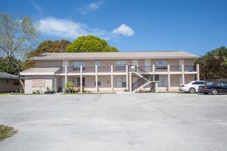 410 Palm Ave in Fort Pierce, FL - Building Photo - Building Photo