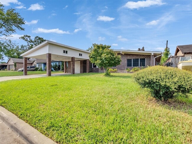 property at 5627 Southbrook Dr