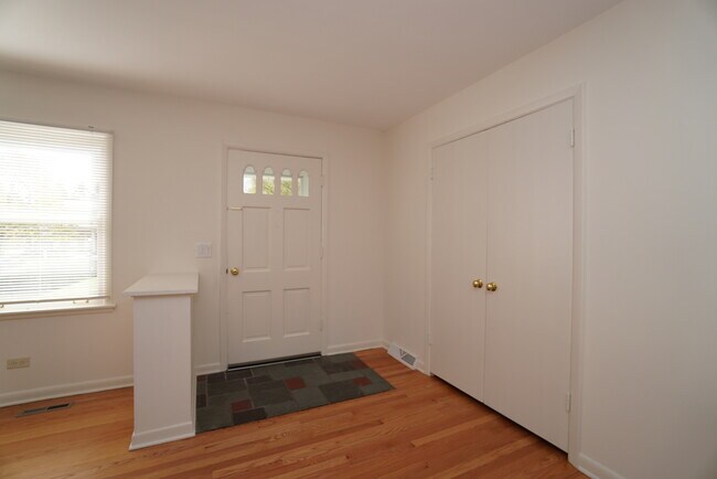580 Ivy Ct in Lake Forest, IL - Building Photo - Building Photo