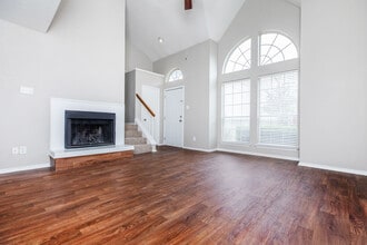 Plano Park Townhomes in Plano, TX - Foto de edificio - Building Photo