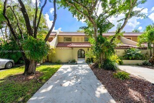 3843 Alcantara Ave in Doral, FL - Building Photo