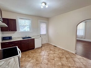 80 Blake St in Torrington, CT - Building Photo - Building Photo