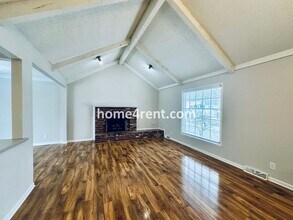 13032 W 102nd Terrace in Lenexa, KS - Building Photo - Building Photo