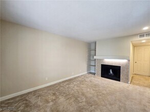 2750 S Durango Dr, Unit 2141 in Las Vegas, NV - Building Photo - Building Photo