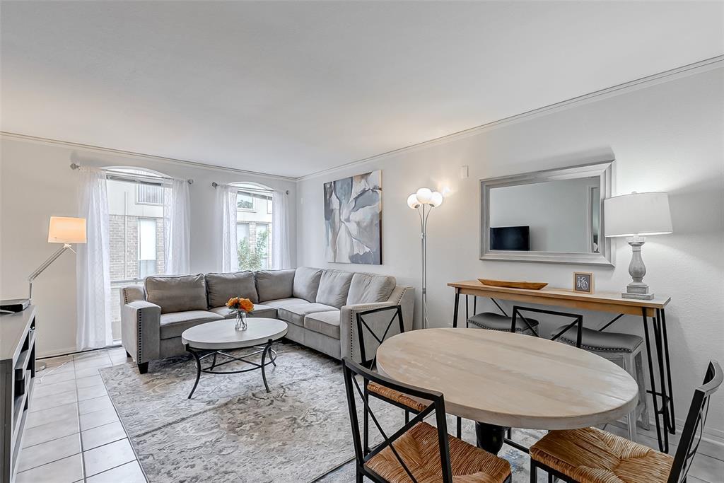 4637 Wild Indigo St Photo