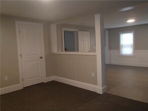 217 State St in Bristol, RI - Building Photo - Building Photo