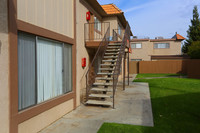 Rio Vista Apartments in Bakersfield, CA - Foto de edificio - Building Photo