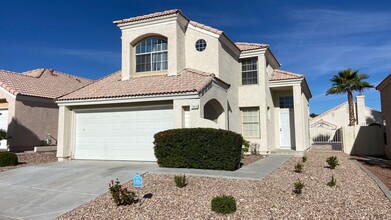 7920 Turtle Cove Ave in Las Vegas, NV - Building Photo - Building Photo