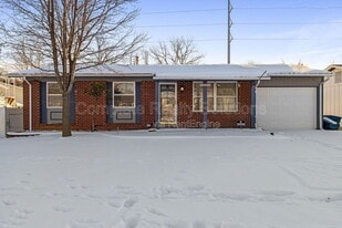 12006 Glenpark Dr in Maryland Heights, MO - Building Photo