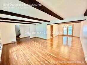 2463 Derbyshire Rd in Cleveland Heights, OH - Building Photo - Building Photo
