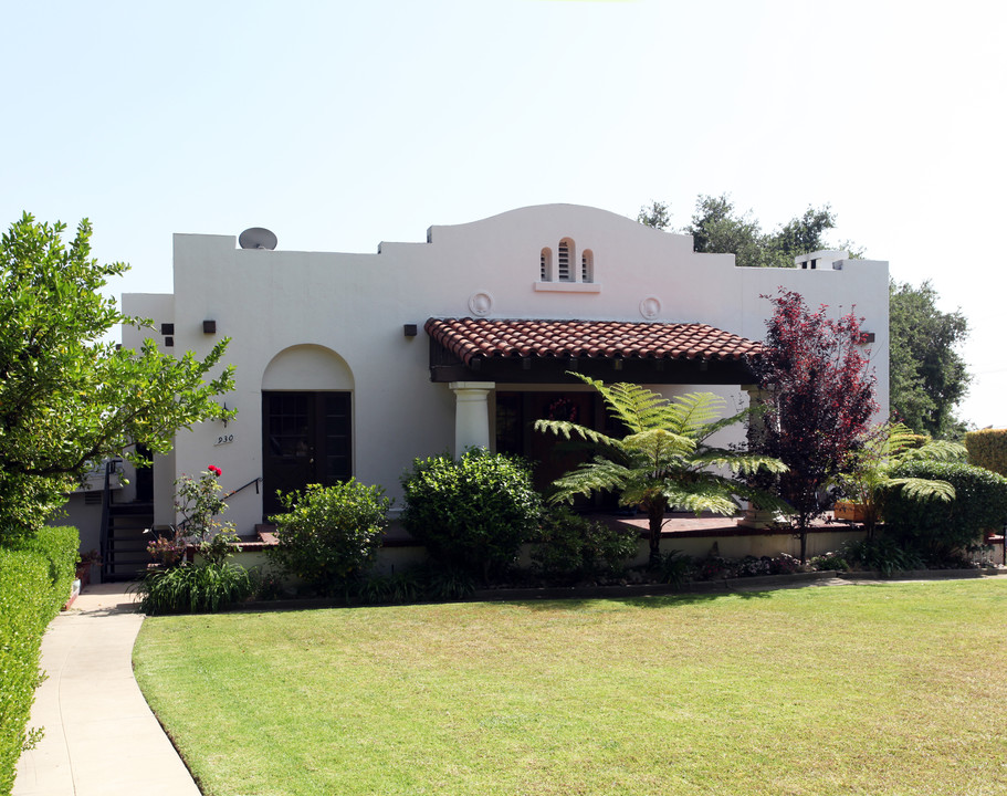 924-932 E Mariposa St in Altadena, CA - Building Photo