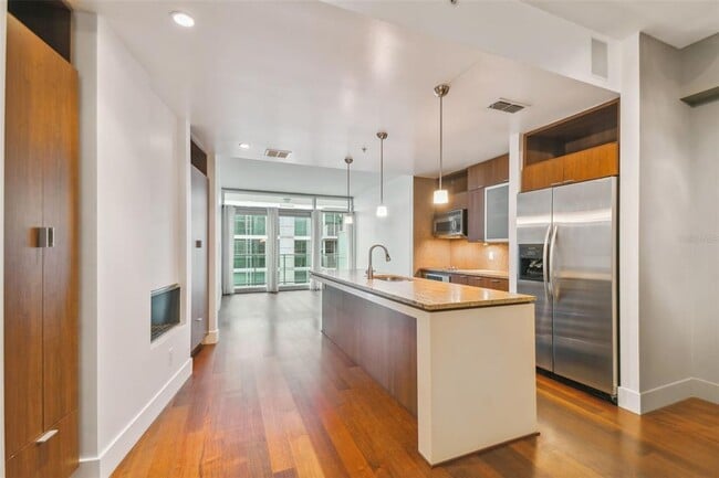 111 N 12th St in Tampa, FL - Foto de edificio - Building Photo