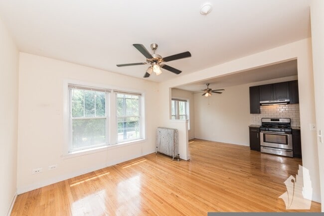 2010 W Foster Ave in Chicago, IL - Foto de edificio - Building Photo