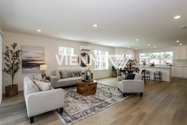 8002 Quiet Knolls Dr in Antelope, CA - Building Photo - Building Photo