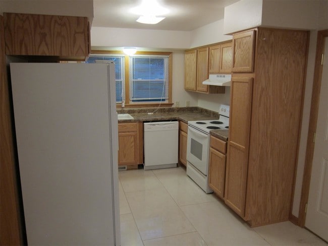 property at 2008 Fairview Dr