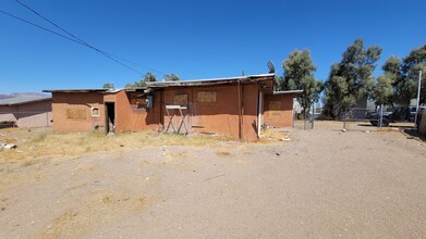 35308-35318 Santa Fe St in Daggett, CA - Building Photo - Building Photo