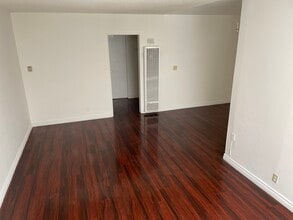 827 N Hudson Ave in Los Angeles, CA - Building Photo - Building Photo