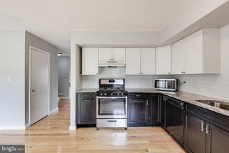 1085 Copperstone Ct in Rockville, MD - Building Photo - Building Photo