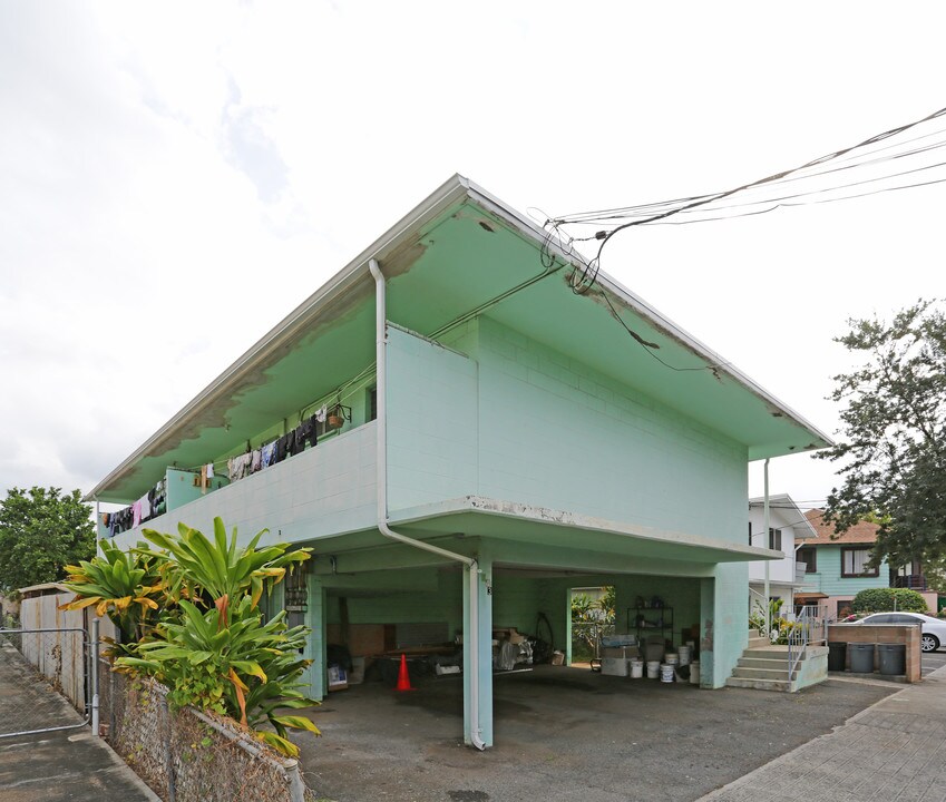 843 Kuikahi St in Honolulu, HI - Building Photo