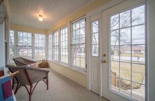 508 Merton Ave in Hartland, WI - Building Photo