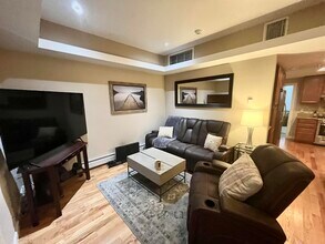 212 Adams St in Hoboken, NJ - Building Photo - Building Photo