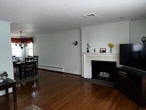 3 Old Field Rd in West Hartford, CT - Building Photo - Building Photo