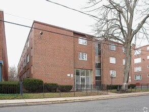 57 Huntington St in Hartford, CT - Building Photo - Building Photo