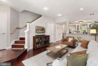 4326 Sutler Hill Square in Fairfax, VA - Building Photo - Building Photo