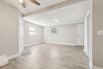 2726 25th Ave N in St. Petersburg, FL - Building Photo - Building Photo