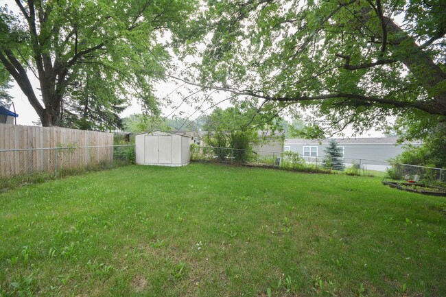 property at 3960 Willow Heights Dr SW