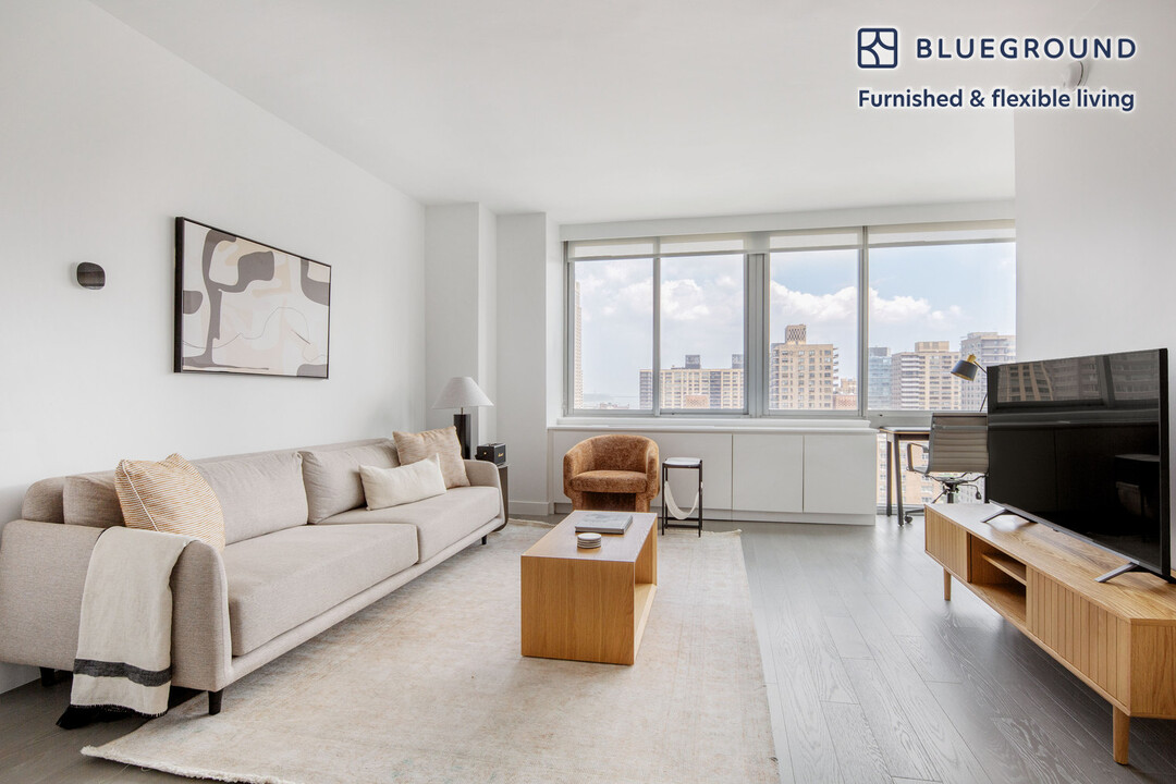 101 West End Ave in New York, NY - Building Photo