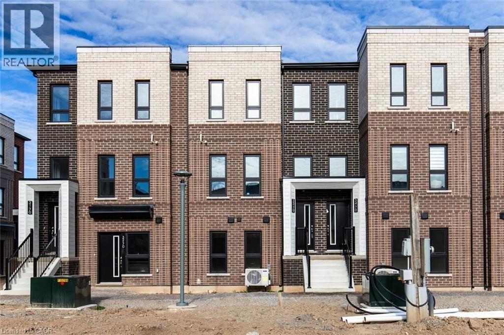 70 Kenesky Dr in Waterdown, ON - Building Photo