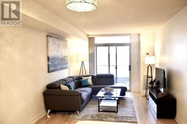 3888 Duke of York Blvd in Mississauga, ON - Building Photo - Building Photo