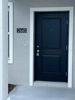 2660 Skyline Lp in Kissimmee, FL - Building Photo