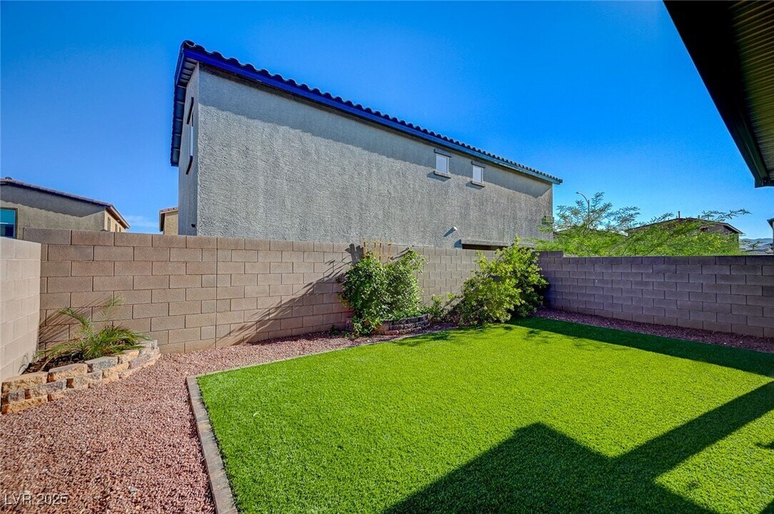 7869 Morganite Ave in Las Vegas, NV - Foto de edificio