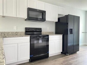 9217 Tacoma Ave in Englewood, FL - Building Photo - Building Photo