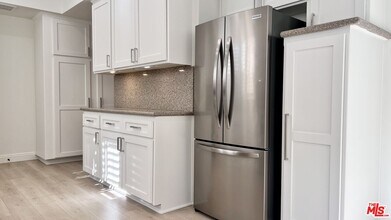 1124 Kings Rd in West Hollywood, CA - Building Photo - Building Photo