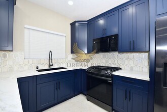 8725 W Flamingo Rd in Las Vegas, NV - Building Photo - Building Photo