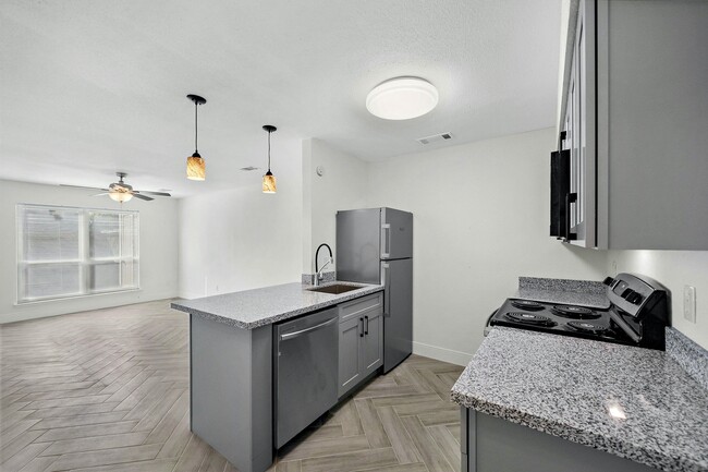 8801 Hammerly Blvd in Houston, TX - Building Photo - Building Photo