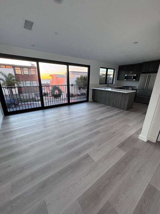 2408 Highland Ave, Unit A in Manhattan Beach, CA - Building Photo - Building Photo