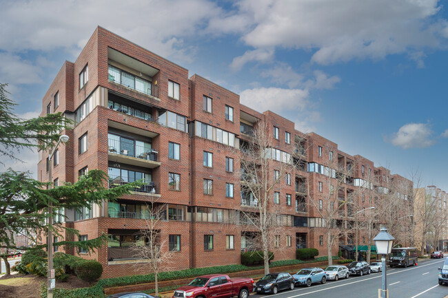 1600 Prince St in Alexandria, VA - Building Photo - Building Photo