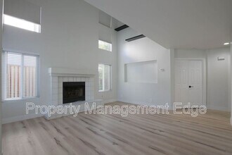 25153 Vista Oriente in Murrieta, CA - Building Photo - Building Photo