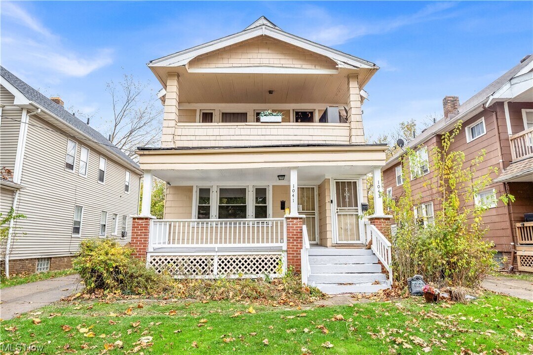 1041 E 169th St in Cleveland, OH - Building Photo