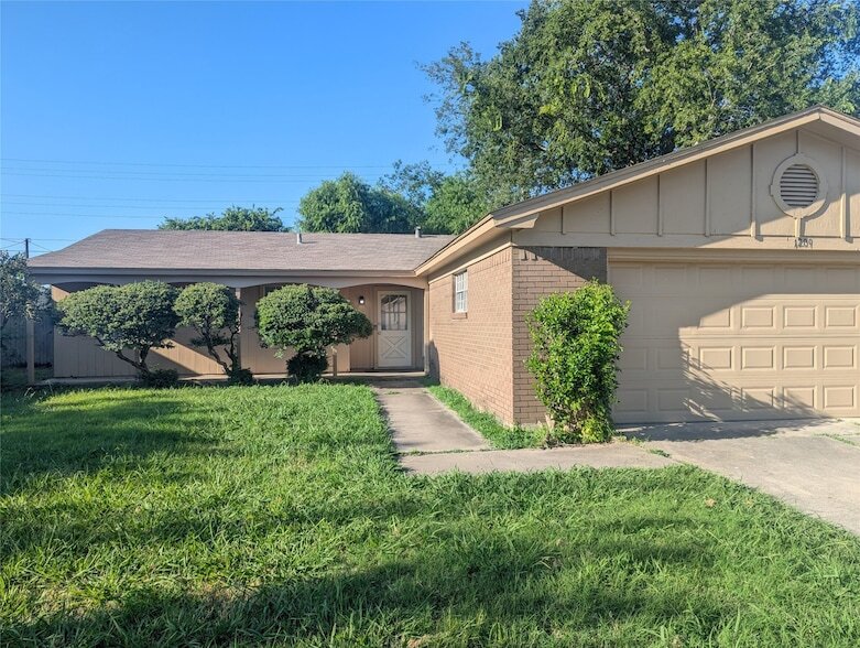 1209 Cordell St in Denton, TX - Building Photo