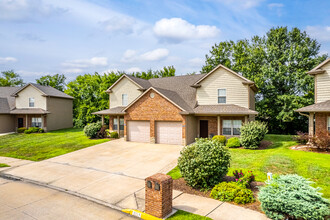 Jenne Hill Townhomes in Columbia, MO - Building Photo - Building Photo