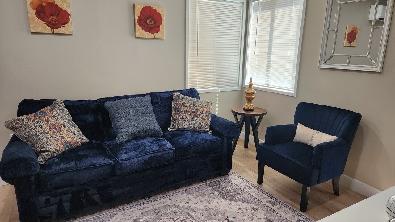 2362 Cerritos Ave, Unit Single Unit in Signal Hill, CA - Building Photo
