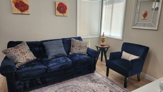 2362 Cerritos Ave, Unit Single Unit