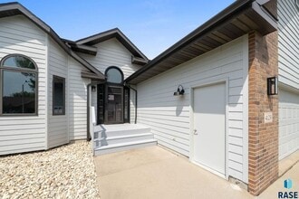 4109 S Bedford Ave in Sioux Falls, SD - Building Photo - Building Photo