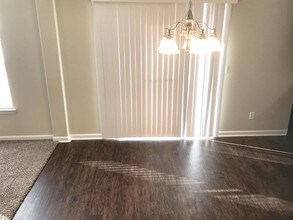 2 Crystal Lake Dr in Savannah, GA - Building Photo - Building Photo